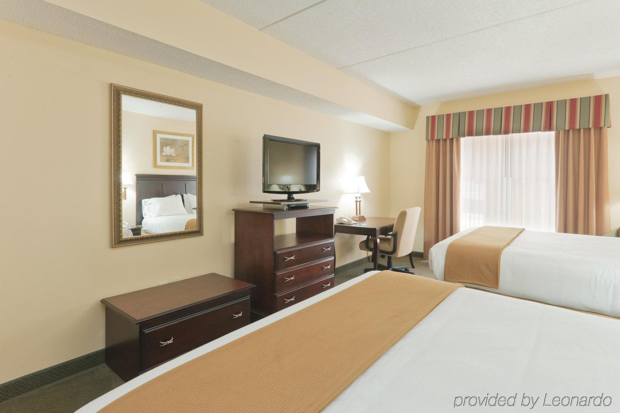 Holiday Inn Express & Suites - Tuscaloosa-University By Ihg الغرفة الصورة